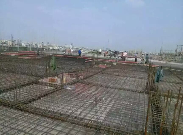 三民重科攪拌車載泵客戶施工現(xiàn)場(chǎng)